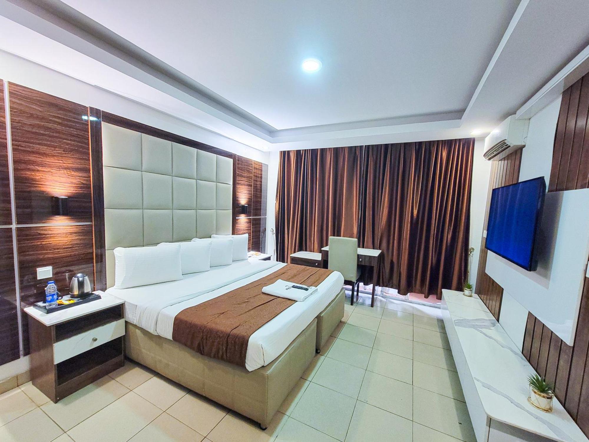 Presken Hotels @ Victoria Island Apese Esterno foto