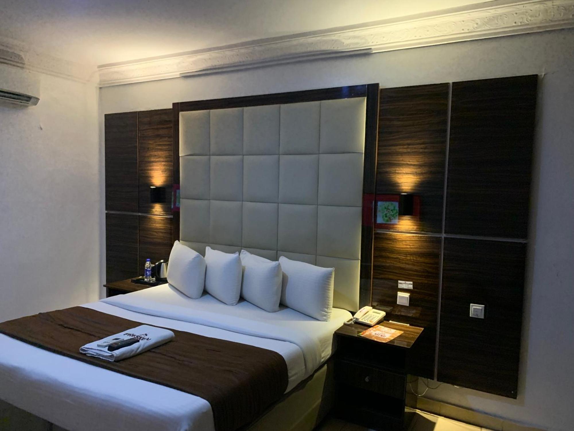 Presken Hotels @ Victoria Island Apese Esterno foto